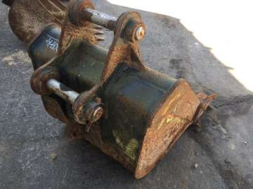 Godet Terrassement HYUNDAI Robex 55-7 - 700mm - Axes 45mm d'occasion