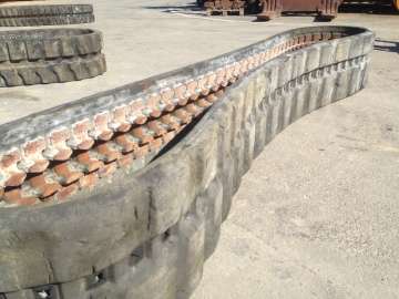 Equipments AUTRE 1 Chenille 350x75,5x74 used