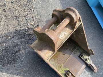 Godet Tranchee AUTRE 300mm - Axes 25mm d'occasion