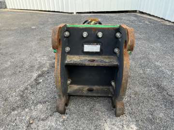 Brise Roches MONTABERT V1800 (20-35 Tonnes) d'occasion