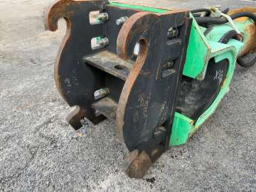 Brise Roches MONTABERT V1800 (20-35 Tonnes) d'occasion