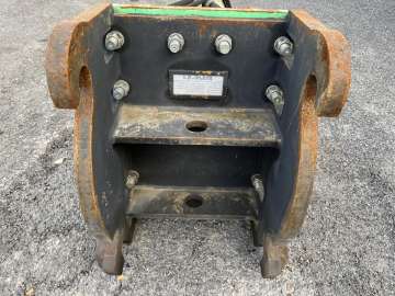 Brise Roches MONTABERT V1800 (20-35 Tonnes) d'occasion