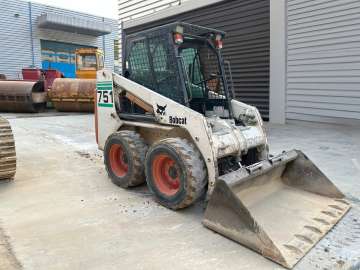 Chargeur Compact < 7 Tonnes BOBCAT 751 MACHINE SUISSE d'occasion