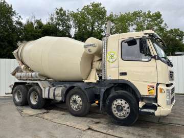 Camion / Porteur VOLVO FM12 TOUPIE LIEBHERR HTM904 d'occasion