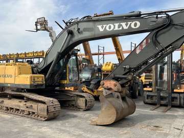 Excavator (Tracked) VOLVO 240B used
