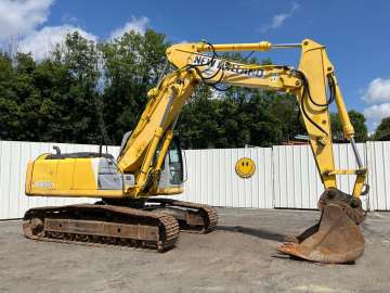 Excavator (Tracked) NEW HOLLAND E215B used