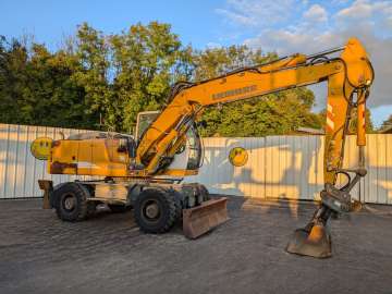 Excavadora De Ruedas LIEBHERR A900C LITRONIC de ocasión