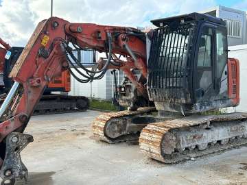 Excavator (Tracked) HITACHI ZX135 - Pour Pieces used