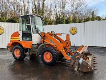 Cargadora Compacta LIEBHERR L507 STEREO de ocasión