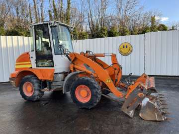 Ładowacz Kompaktowy < 7 Ton LIEBHERR L507 STEREO używane