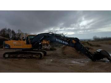 Excavator (Tracked) VOLVO EC210CL used