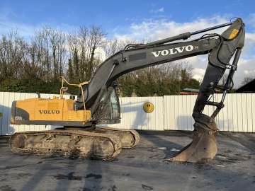 Excavator (Tracked) VOLVO EC210CL used