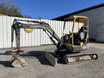 Mini-escavadora Hitachi Zx22u-2 Clr usadas - mini escavadeira