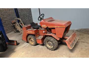 Trencher DITCH WITCH 2020K used