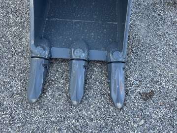 Godet Tranchee AUTRE 460mm - Axes 80mm d'occasion
