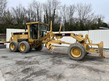 Niveleuse CATERPILLAR 12H d'occasion