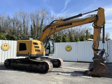LIEBHERR R926 COMPACT LC d'occasion