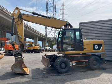 Excavator (wheeled) Hitachi Zx220w-5b used - Excavators (Wheeled