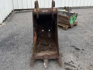 Godet Tranchee AUTRE 600mm - Axes 70 Et 60mm d'occasion