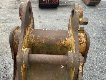 Godet Tranchee AUTRE 600mm - Axes 70 Et 60mm d'occasion