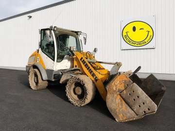 Skid Steer Loader used for heavy construction, loaders, skid steer