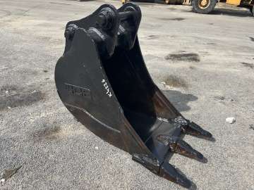 Godet Tranchee JCB 670mm - Pelles 14 T - Axes 65mm d'occasion