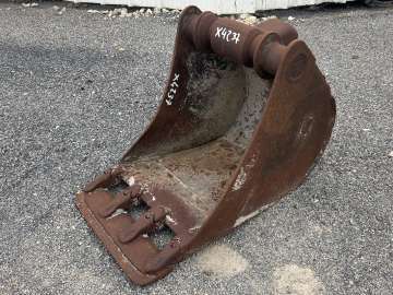 Godet Terrassement MORIN M3 - 570mm - Flanc Tordu d'occasion