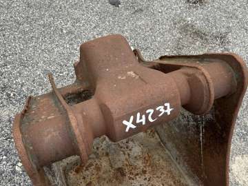 Godet Terrassement MORIN M3 - 570mm - Flanc Tordu d'occasion