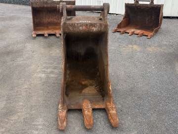 Godet Tranchee LIEBHERR SW48 - 700mm - Fond A Refaire d'occasion