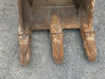Godet Tranchee LIEBHERR SW48 - 700mm - Fond A Refaire d'occasion