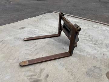 Fourche MECALAC Pour Series 10 / 11 Et 12 - 1200mm d'occasion