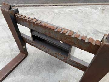 Fourche MECALAC Pour Series 10 / 11 Et 12 - 1200mm d'occasion