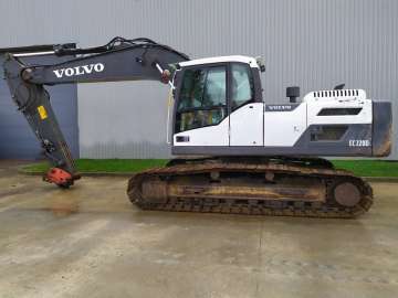 Excavator (Tracked) VOLVO EC220DL used