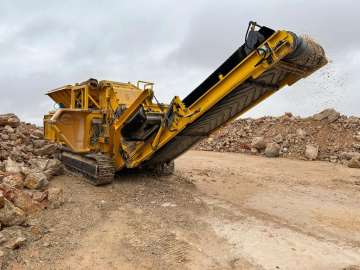 Crusher RUBBLE MASTER RM80 DEPOT MADRID used