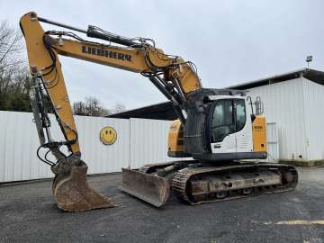 LIEBHERR R926 COMPACT d'occasion