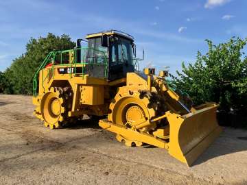 Padfoot Compactor / Sheepsfoot Compactor  CATERPILLAR 825H used