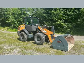 Skid Steer Loader CASE 321F MACHINE SUISSE used