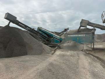 Cribadora POWERSCREEN CHIEFTAIN 1400 de ocasión