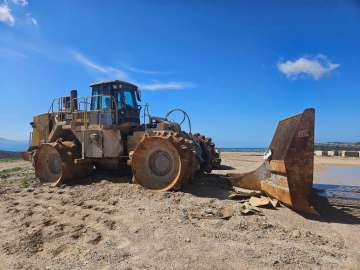 Compactador Pé De Carneiro CATERPILLAR 836H usadas