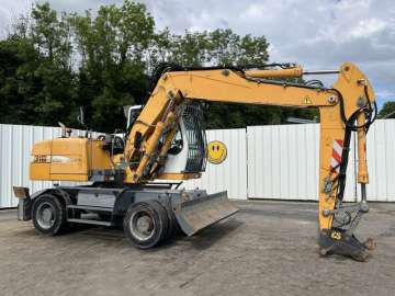 Pelle Sur Pneus LIEBHERR A316 d'occasion