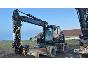 Mobilbagger KOMATSU PW158-11E0 gebraucht