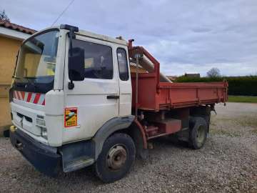 Camião Basculante RENAULT 4X2 usadas