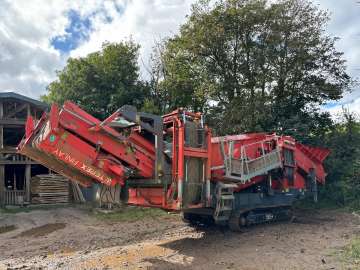 Cribadora TEREX FINLAY 883+ de ocasión