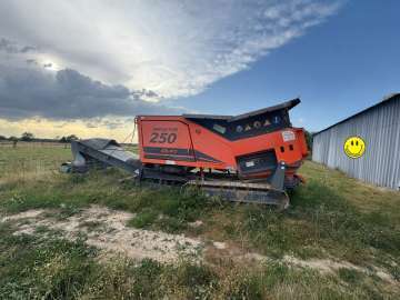 Broyeur ARJES IMPAKTOR 250 EVO + Crible Embarqué d'occasion