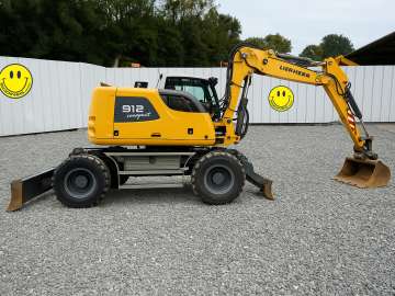 Pelle Sur Pneus LIEBHERR A912 COMPACT d'occasion