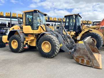 Chargeur Sur Pneus VOLVO L90H d'occasion