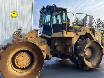 Compacteur à Déchet / Pieds De Mouton CATERPILLAR 826GII d'occasion