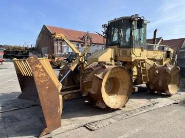 Compacteur à Déchet / Pieds De Mouton CATERPILLAR 816F d'occasion