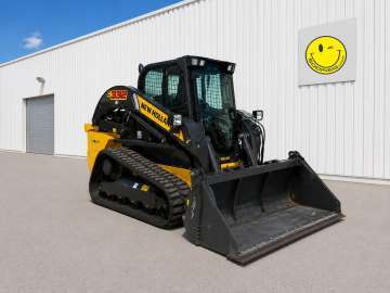 Skid Steer Loader used for heavy construction, loaders, skid steer