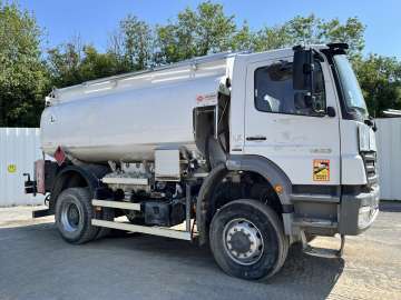 Camion Citerne MERCEDES AXOR 1833 4X4 d'occasion